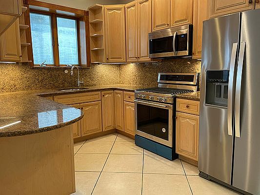 1st image of 36-26 Crescent St #3