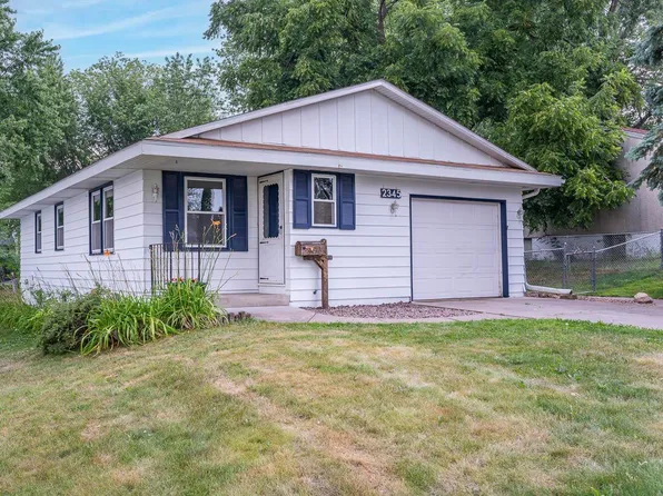 2345 Skillman Ave E, North Saint Paul, MN 55109