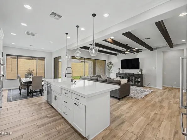 8018 E JAEGER Street, Mesa, AZ 85207
