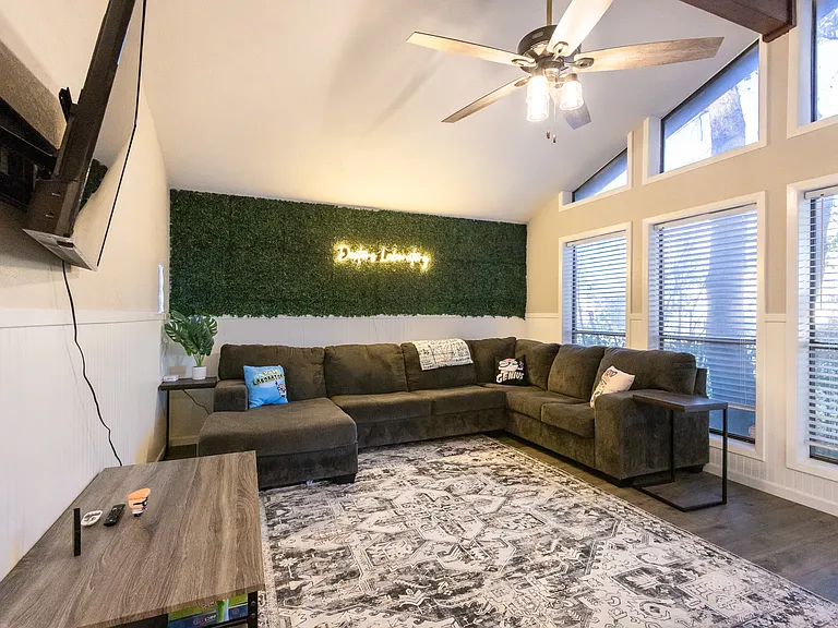 1112 S Dexter Dr — Photo 6