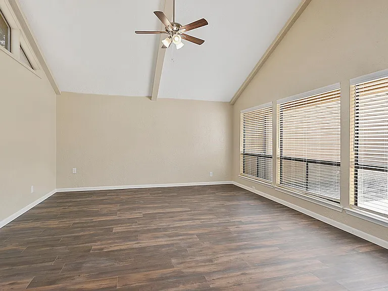 2408 Quail Hollow Dr — Photo 20