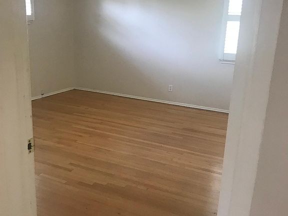 3rd image of 429 N Bender Ave