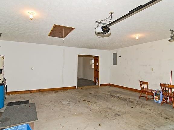4th image of 3056 Oakmont Dr