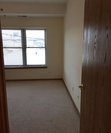 2nd image of 2322 S Canal St Unit 405