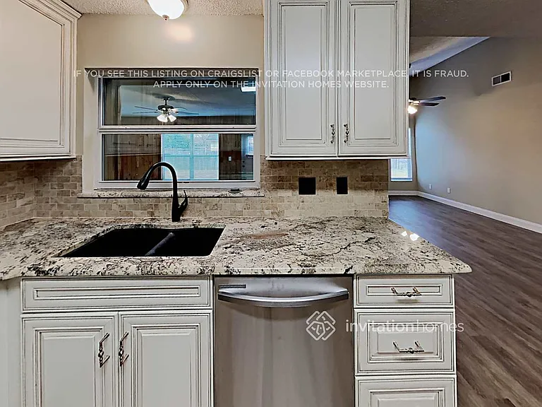 412 Abbeywood Ln — Photo 10