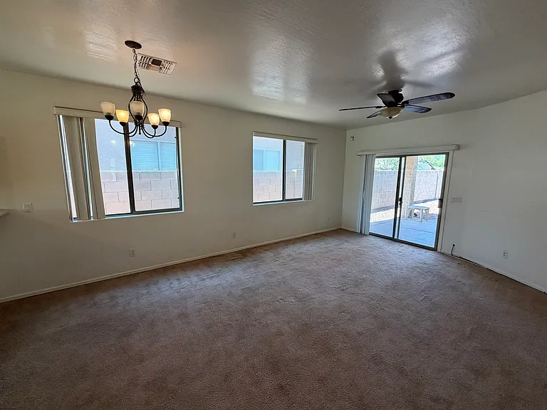 6926 S 37th Dr — Photo 14