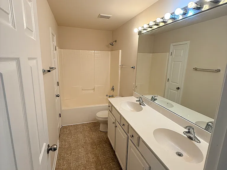 11224 Cypress View Dr — Photo 16