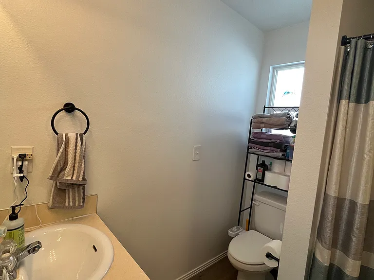 2676 W Ona St — Photo 22