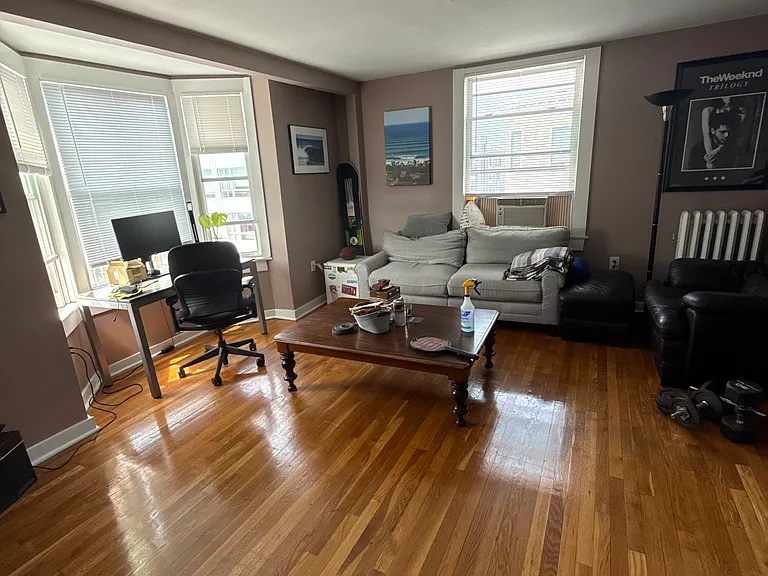 344 E 8th St #3 — Photo 1