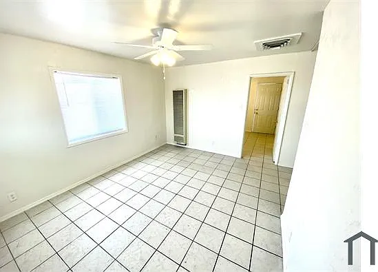 1 bed, 587 sqft, $850 — Photo 2