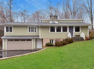 657 Long Hill Rd W, Briarcliff Manor, NY 10510