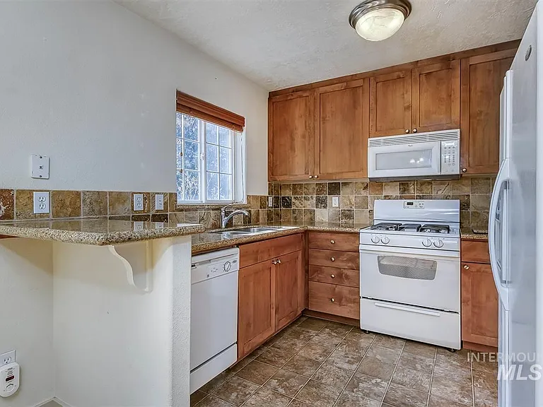 420 W Village Ln — Photo 11