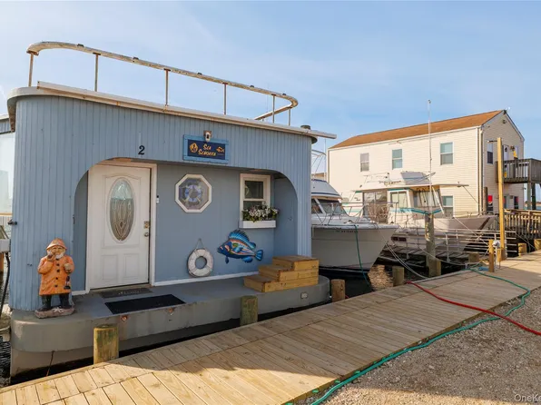 220 Shore Road, Seaford, NY 11783