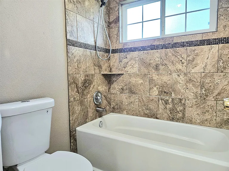 4231 Southchase Ln — Photo 20