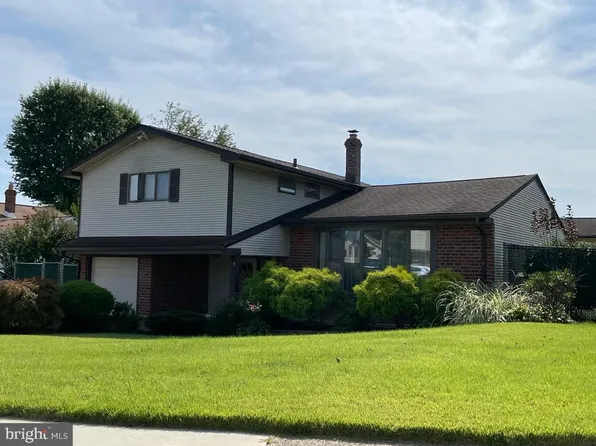 110 Pocasset Rd, Philadelphia, PA 19115