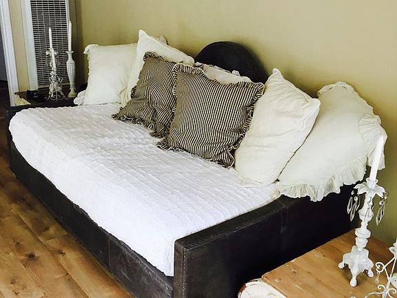 5th image of 712 3rd St