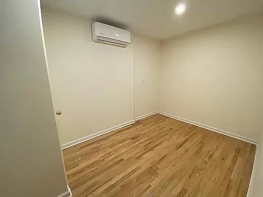 Rented by Dynamik Realty | media 11