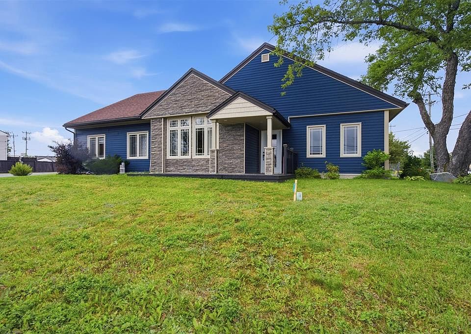 1st image of 98 SULLIVAN Avenue