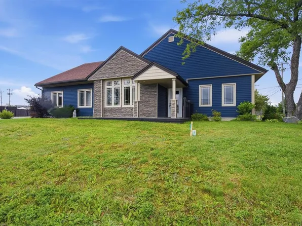98 SULLIVAN Avenue, Gander, NL A1V