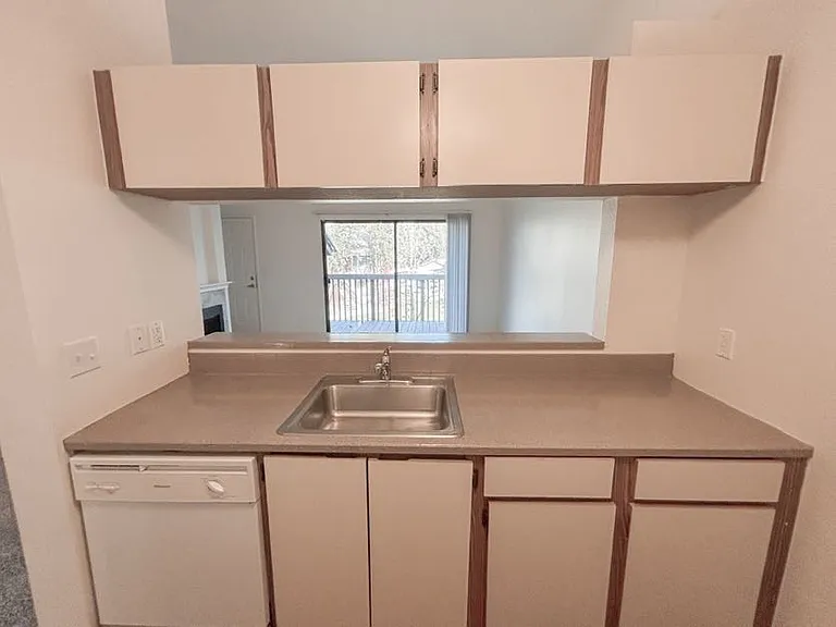 Stone Creek Apartments Beaverton — Photo 84