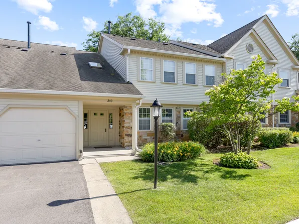 200 Dublin Ln Unit W1, Schaumburg, IL 60194