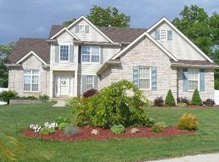 27066 Brookview Ct, Brownstown, MI 48134