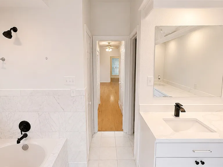 7218 Holder Forest Ct — Photo 41