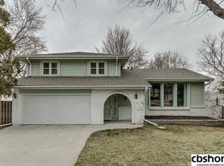 11324 Saratoga St, Omaha, NE 68164