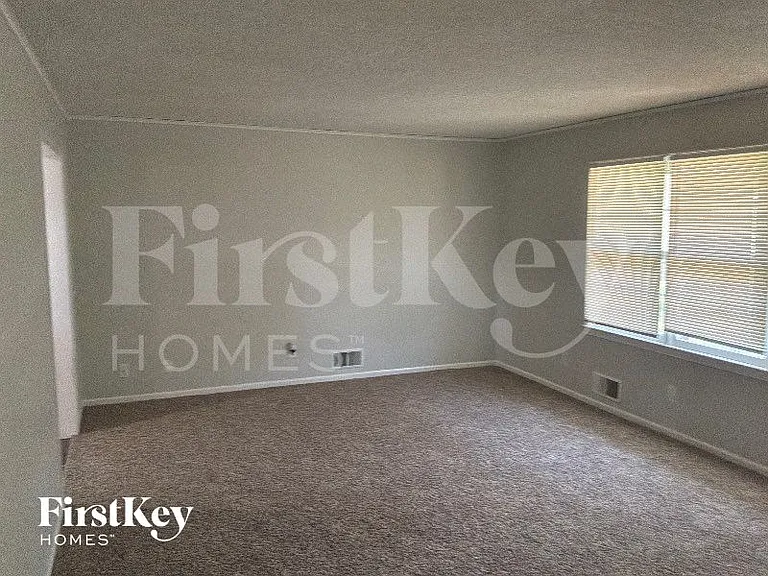 15403 E 43rd Ter S — Photo 3