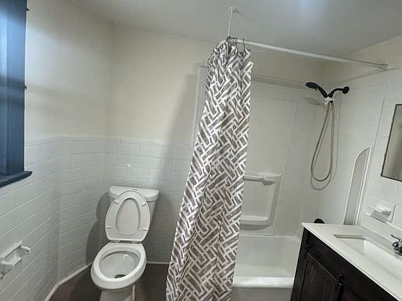 5th image of 293 E Main St Unit 2