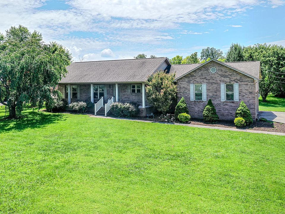 1st image of 809 Bert Garner Ln