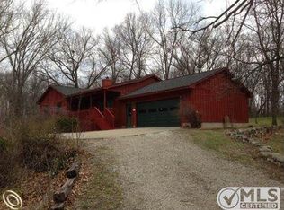 5025 Strawberry Lake Rd, Whitmore Lake, MI 48189