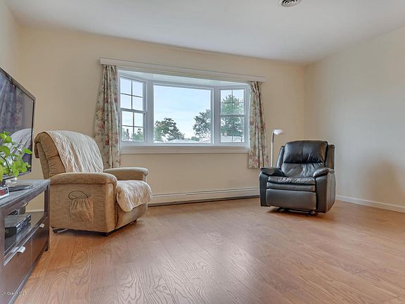 2nd image of 16 Van Gogh St