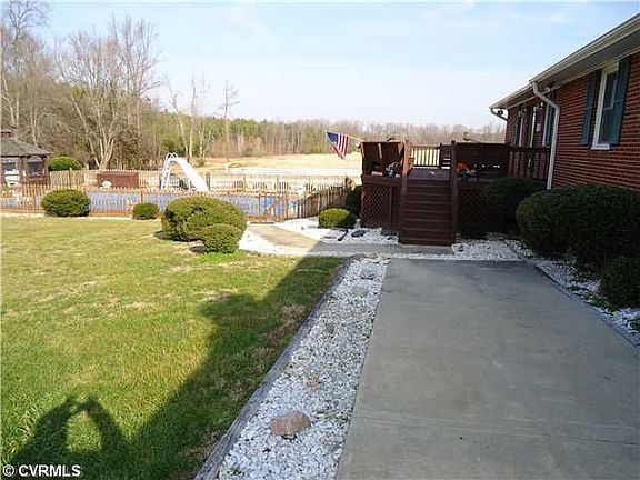 5th image of 214 Evergreen Ave