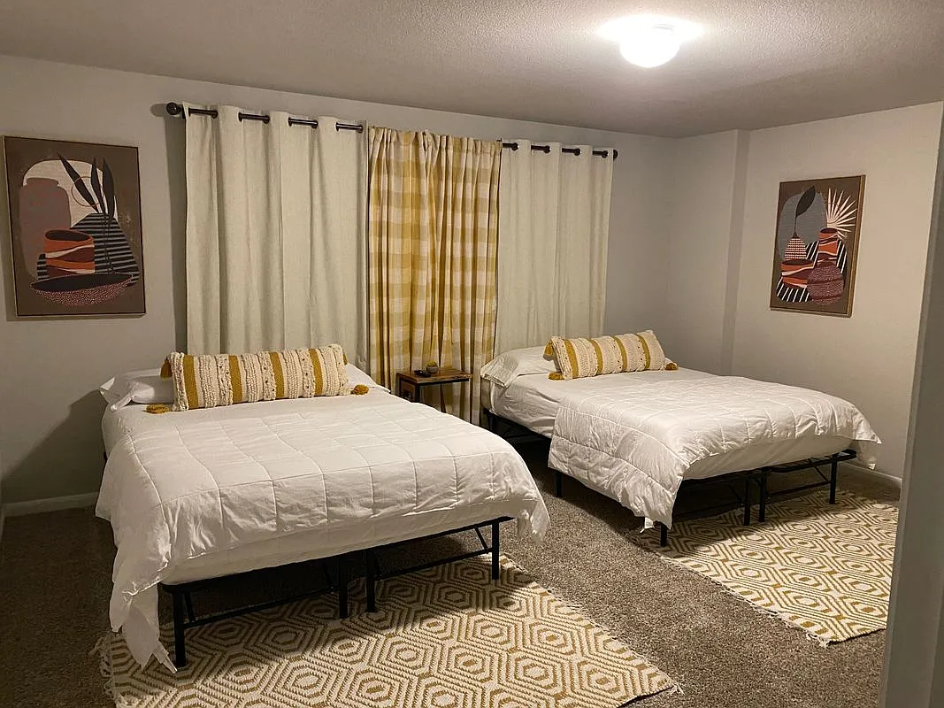 5 bed, 3.5 bath, 3402 sqft, $3,300 — Photo 3