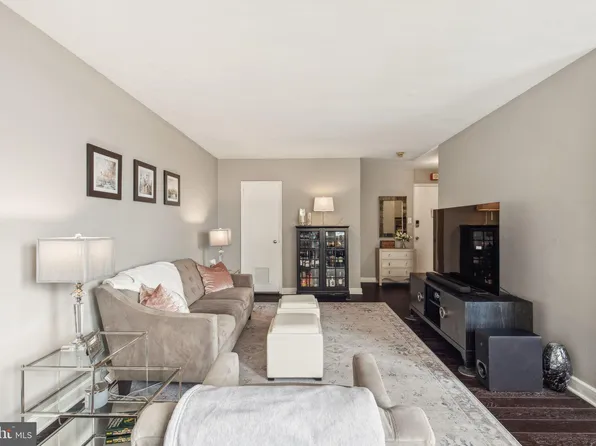 2601 Pennsylvania Ave APT 925, Philadelphia, PA 19130