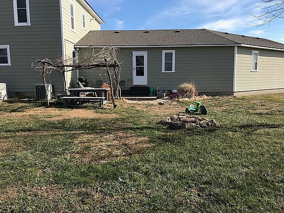 3rd image of 620 North St