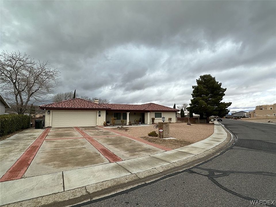 2nd image of 205 Greenway Drive