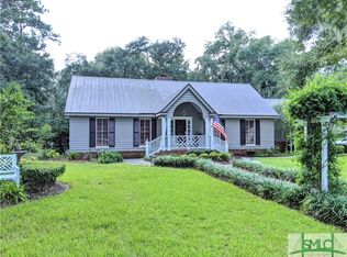 221 Commodore Dr, Savannah, GA 31410