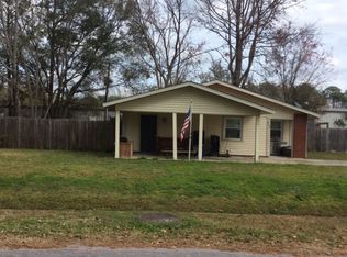 809 E Davis Ave, Kingsland, GA 31548