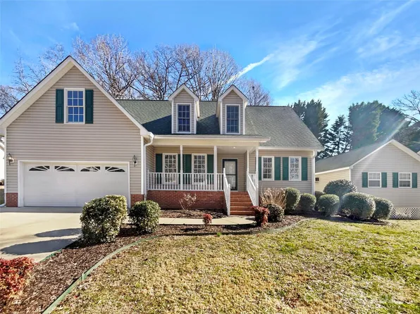 1442 Rainforest Ct, Gastonia, NC 28054