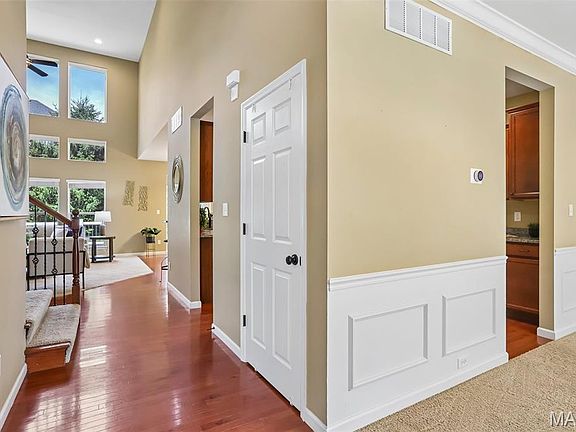 3rd image of 5233 Mirasol Manor Way