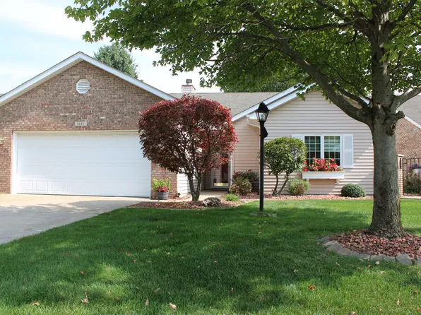 1641 Magnolia Dr, Hobart, IN 46342