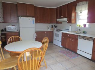 401 Wolcott Ave, Middletown, RI 02842
