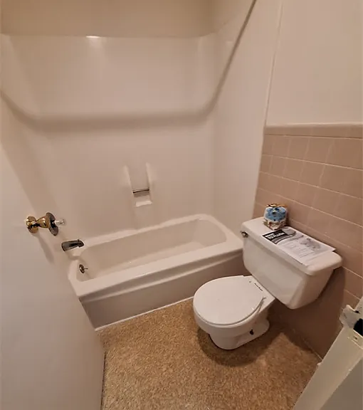 Charlotte Place Apartments — Photo 33