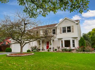 6392 Lone Tree Ct, Gurnee, IL 60031