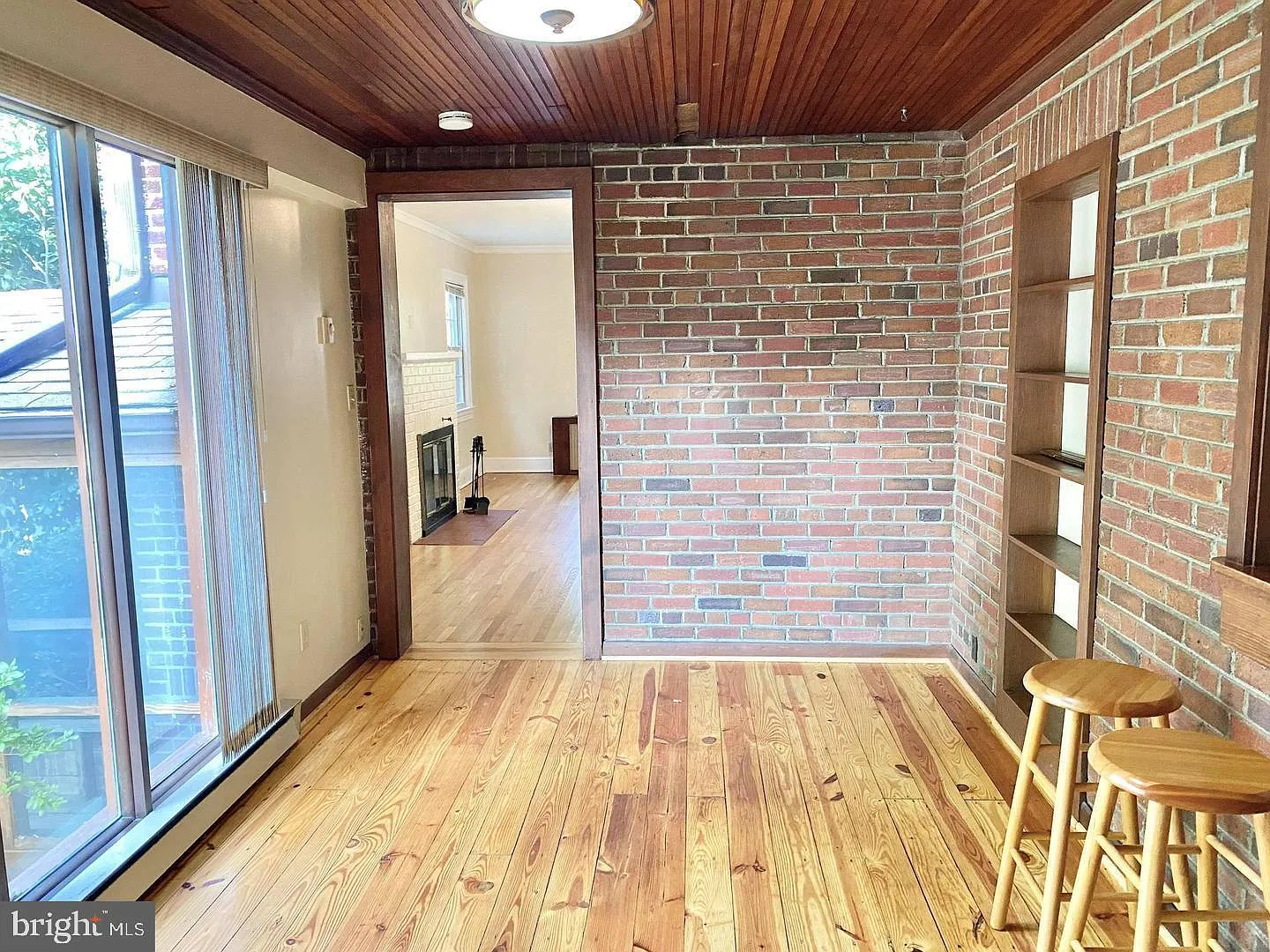 4 bed, 2.0 bath, 1853 sqft, $4,200 — Photo 4