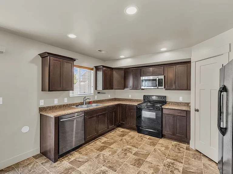 109 S 1125 W — Photo 9