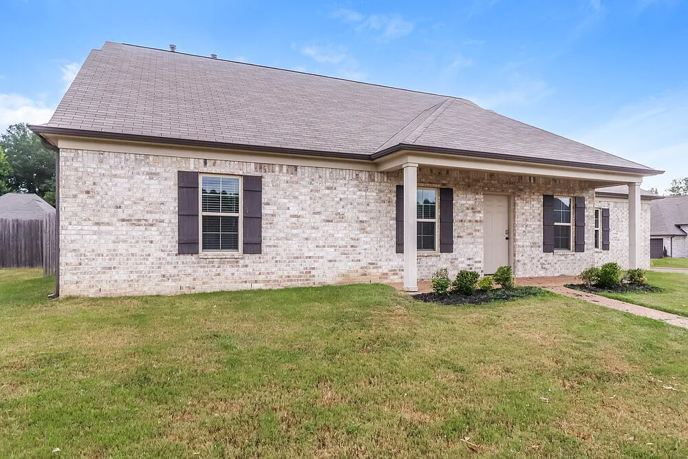 4 bed, 2.0 bath, 1802 sqft, $1,860 — Photo 4