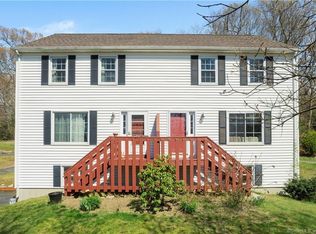 5 Oak Hill Dr #B, Clinton, CT 06413